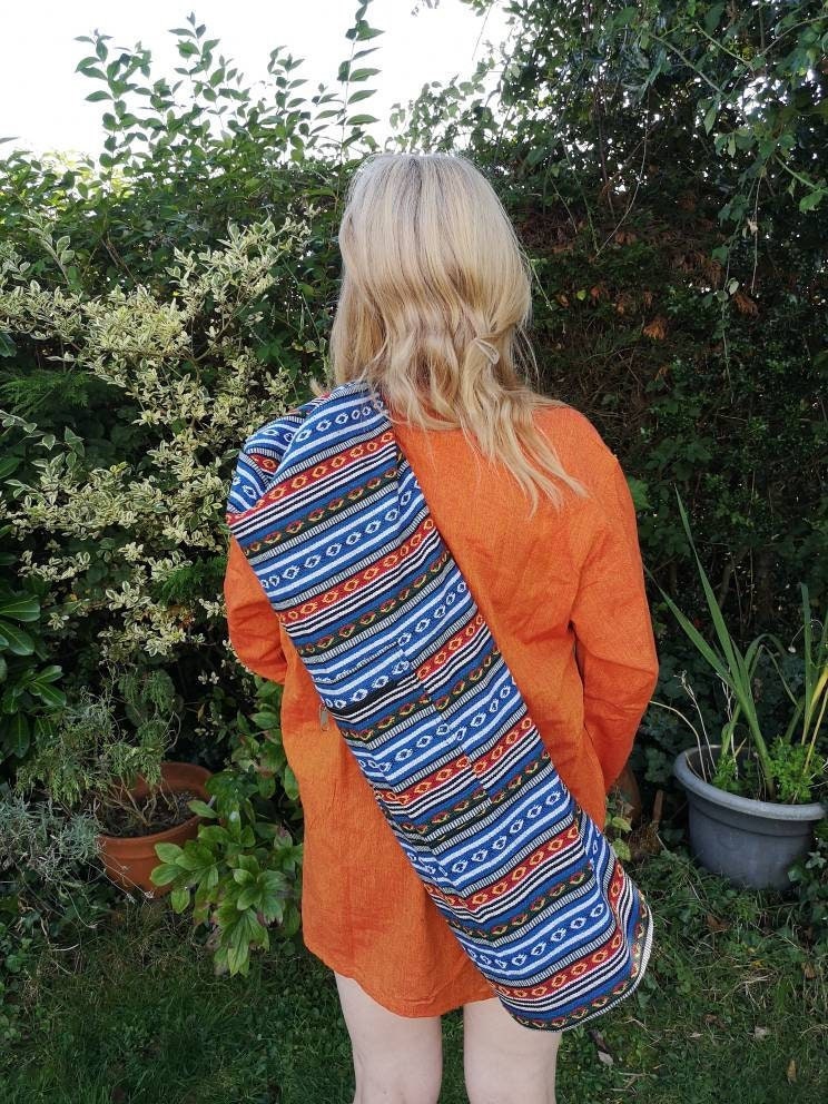 Bunter Streifen Yogamatten Tasche/Halter, Pilates Yogi Meditation Pink Blau Rot Schwarz Design Hippie Boho von GlobalEmporium1