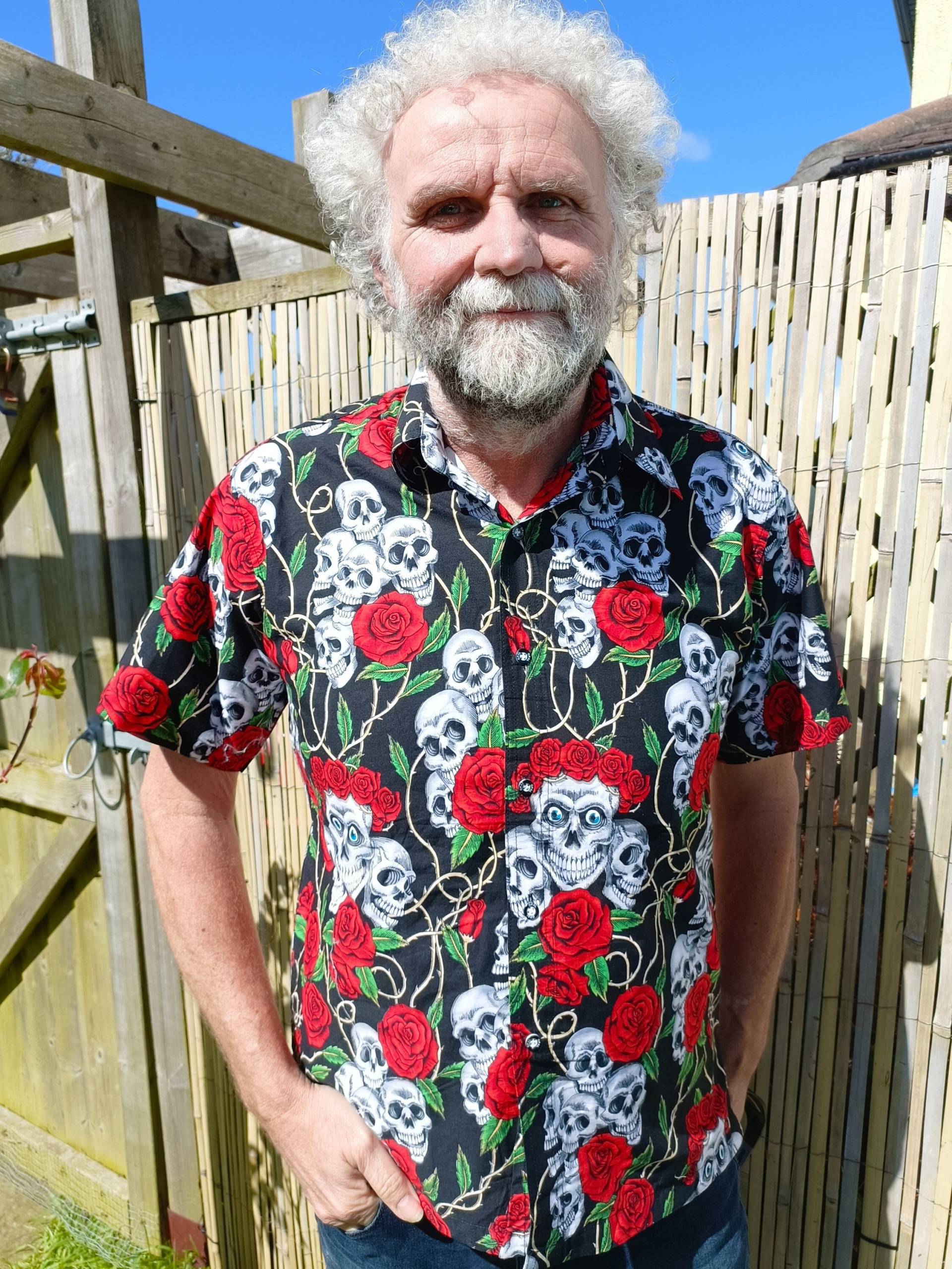 Herren Schädel Und Rosen Kurzarmhemd, Coole Baumwolle Sommerhemden, Schwarz Weiß, Gothic Retro Punk Bikerhemden M L Xl Xxl Vatertag von GlobalEmporium1