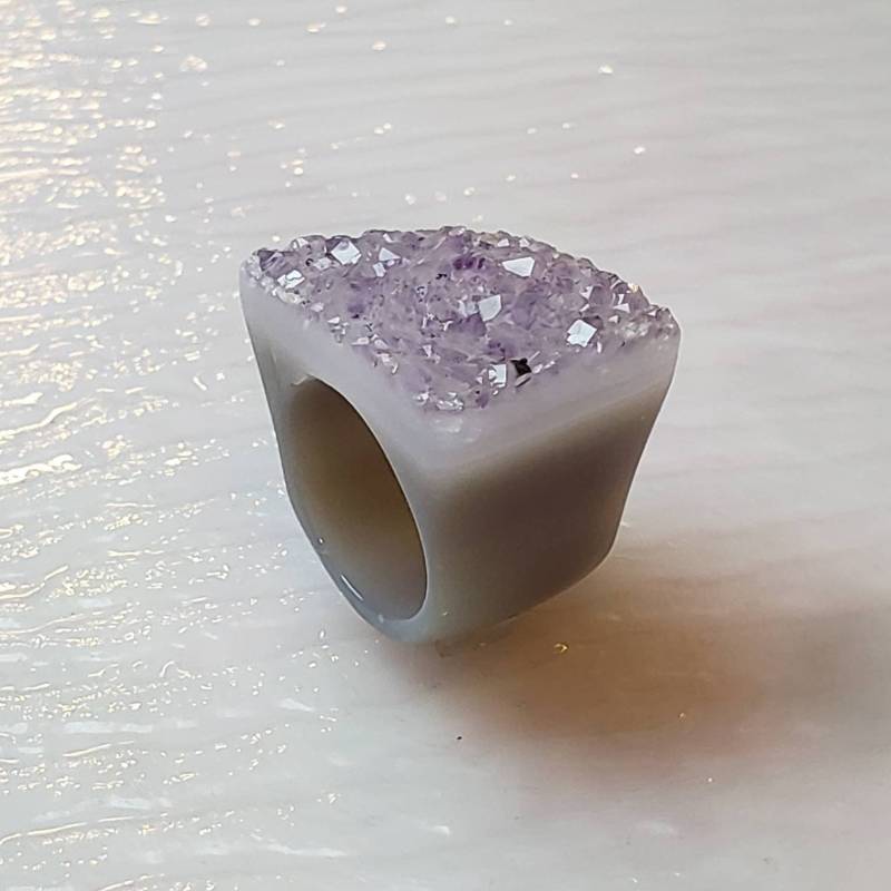 Roher Amethyst Druzy Ring Massiver Stein, Größe 8 Roher Amethyst Druzy Ring Massiver Stein, Größe 8 von GlobalJewelryImports