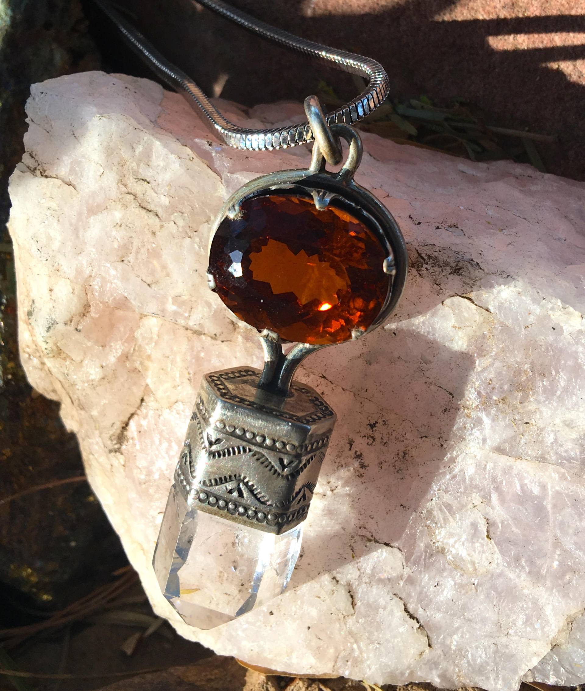 Handgefertigter Anhänger Aus Silber, Citrin Und Klarem Quarz Mit Edelstahlkette von GlobalNomadVintage