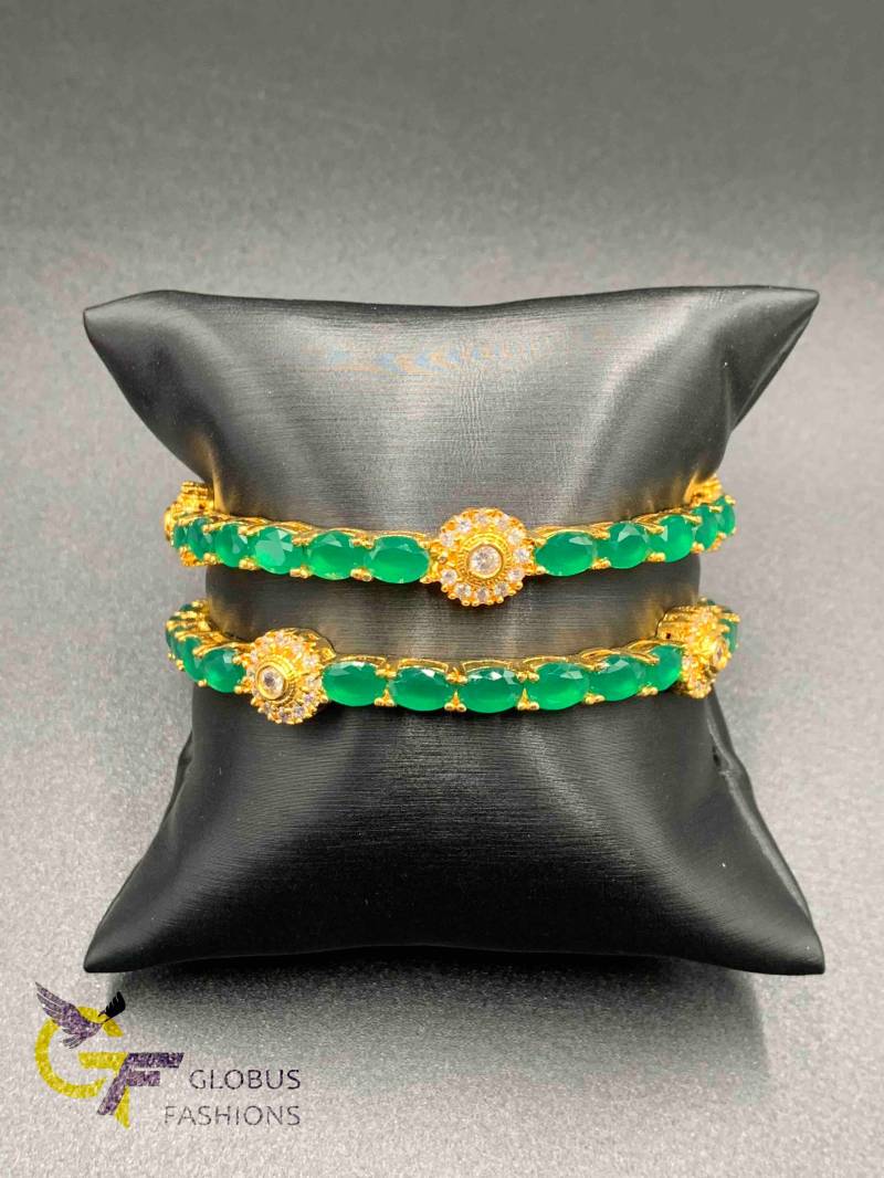 Armreifen | Smaragd Armband Steine Hochzeit Party Wear von Globusfashions