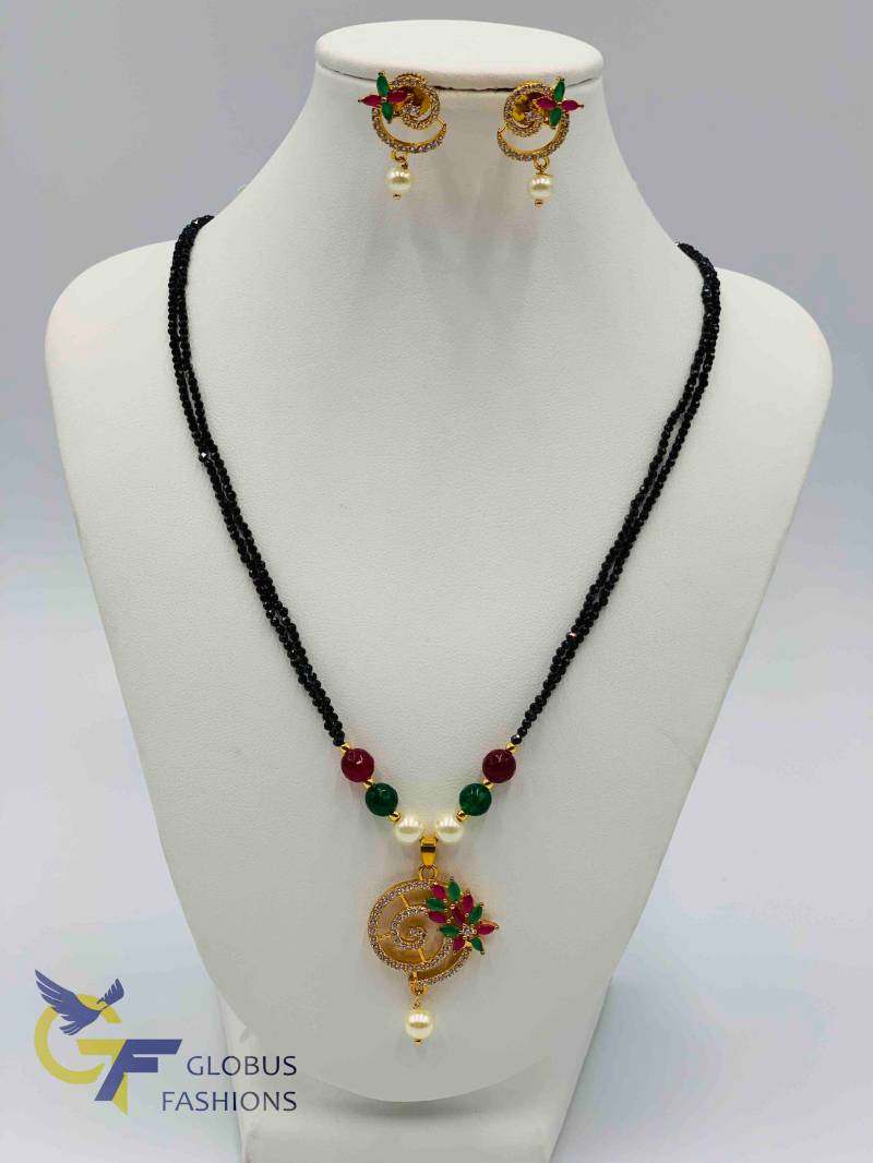 Multicolor Steine Anhänger Set/Hochzeitskette Mangalsutram Schwarze Perlen Kette Black Diamond von Globusfashions