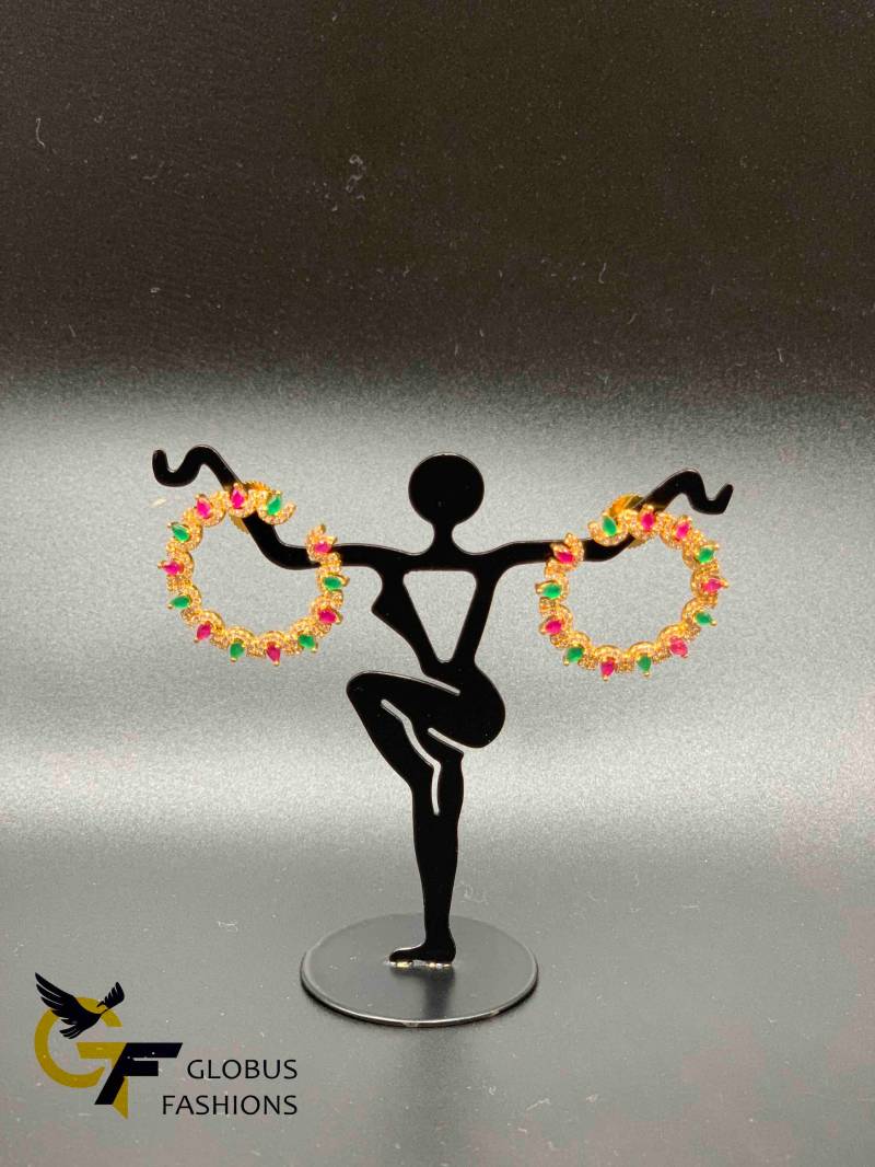 Multicolor Steine Ohrringe/Party Wear Runde Form Traditionelle von Globusfashions