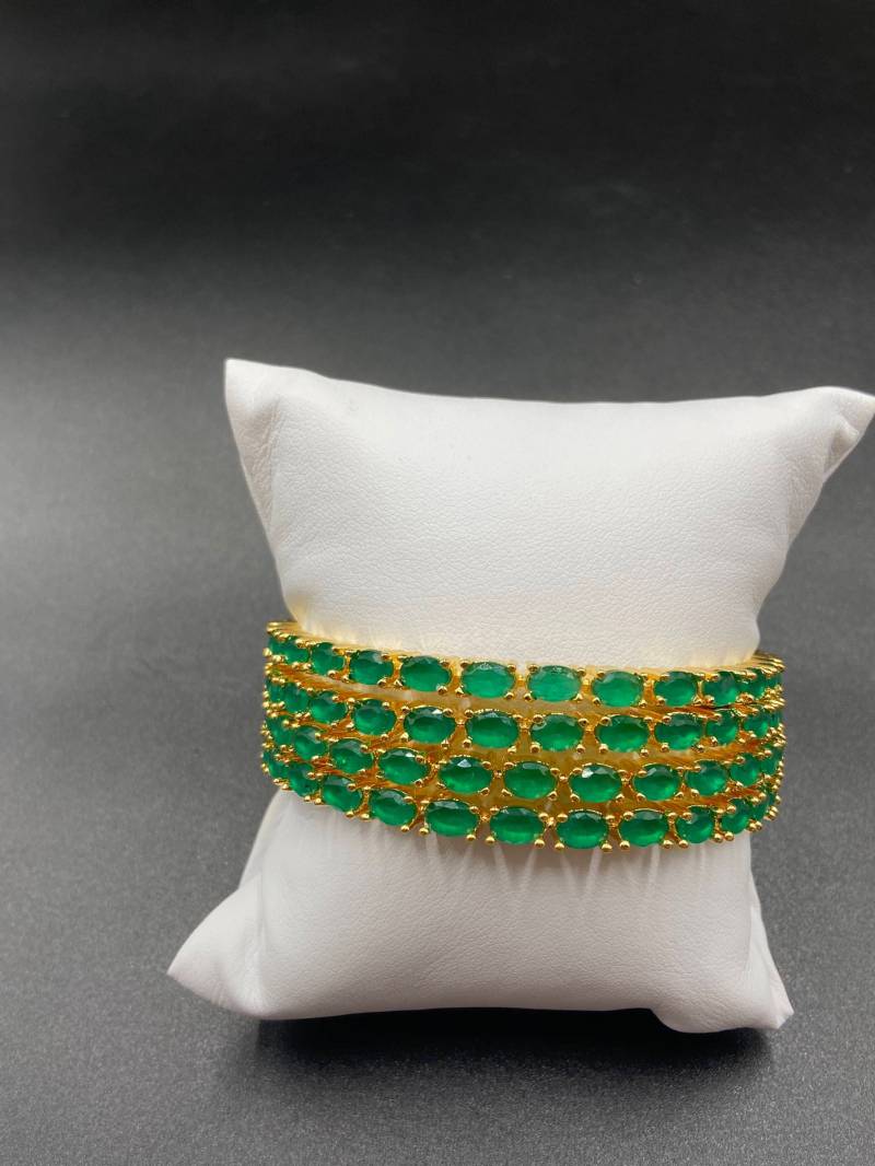 Multicolor Stones Armreifen/Party Wear Armband Hochzeit Damen Kada Smaragd von Globusfashions