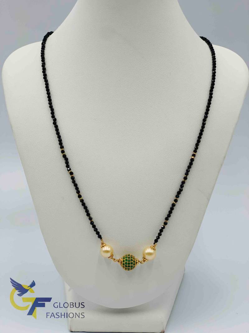 Schwarze Perlen Kette/Mangalsutram Diamant Hochzeitshalskette Smaragd Stein Anhänger von Globusfashions