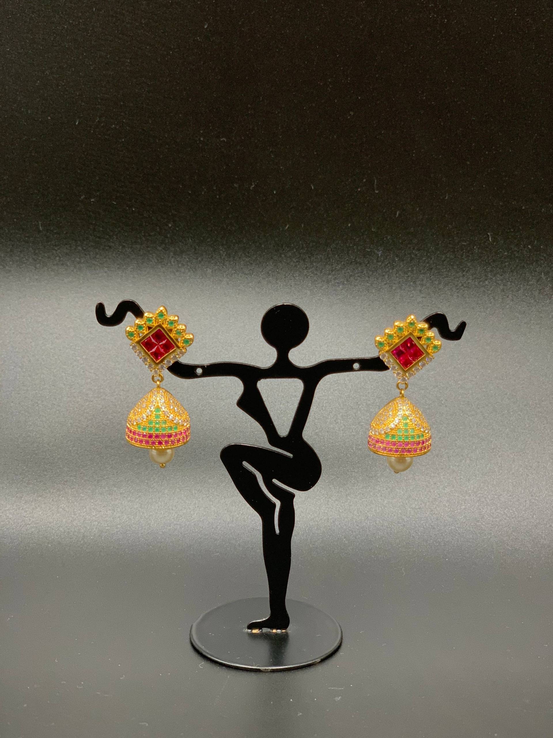 Traditionelle Jumka Ohrringe/Multicolor Stein Party Wear Kinder Jumkas Traditionelle Jumka Ohrringe/Multicolor Stein Party Wear Kinder Jumkas von Globusfashions