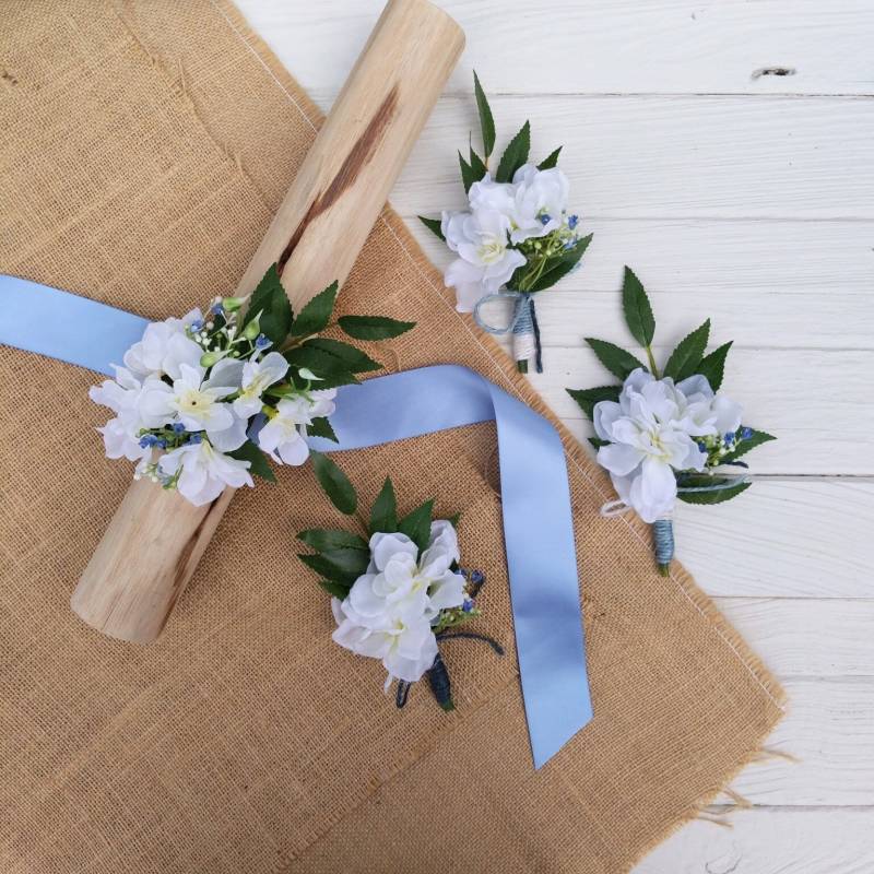 Weiße Grüne Blume Buttonhole, Boho Boutonniéres, Rustikale Weiße Knopfloch Für Bräutigam & Trauzeugen, Boutonniére Prom von Gloiberry