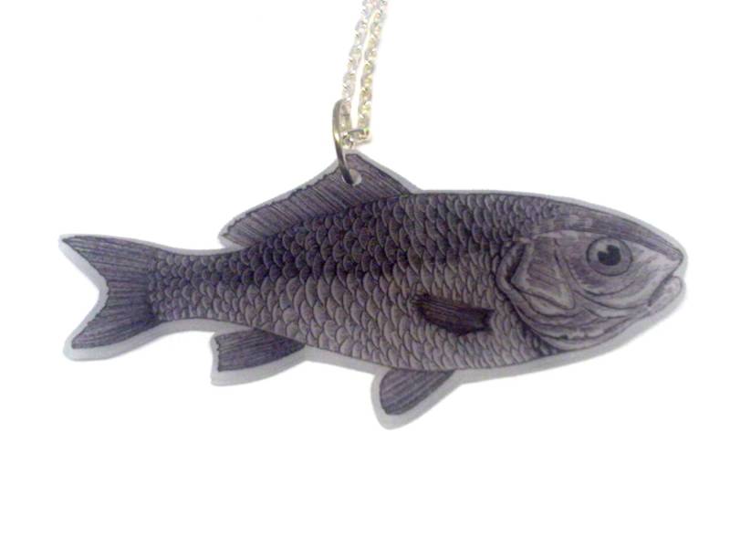 Schwarz Und Weiß Fisch Krafttier Halskette. Spirituelle Tier. Vintage Handmade Accessoire. Totem Sofort Lieferbar von GloriaSanchezArtist