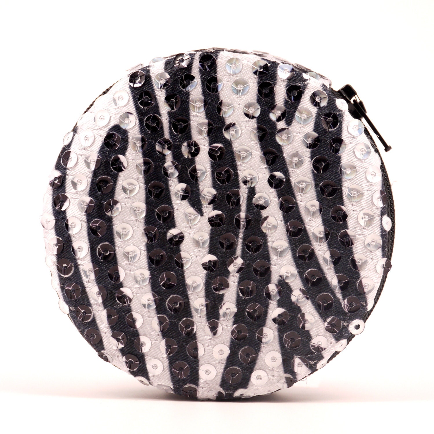 Pailletten-Tiger-Silber Designer-Runde Mit Reißverschluss 7-Tage-Reisen Pillendose Box Animal Print Glänzend Pailletten-Tiger-Silber Designer-Runde Mit Reißverschluss 7-Tage-Reisen Pillendose Box Animal Print Glänzend von GloriasPillCases