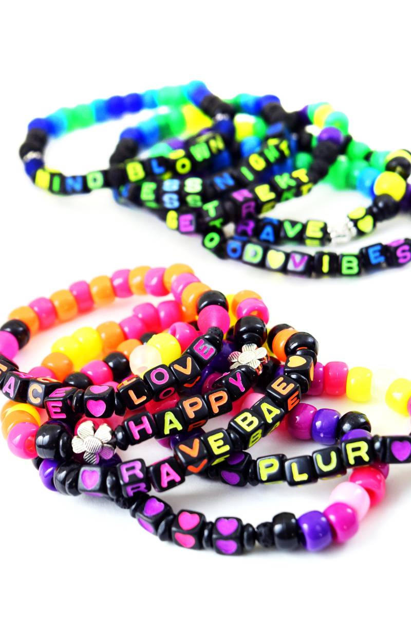10 Premium Anpassbare Kandi Armbänder - Neon Und Uv von GlorifinDesigns