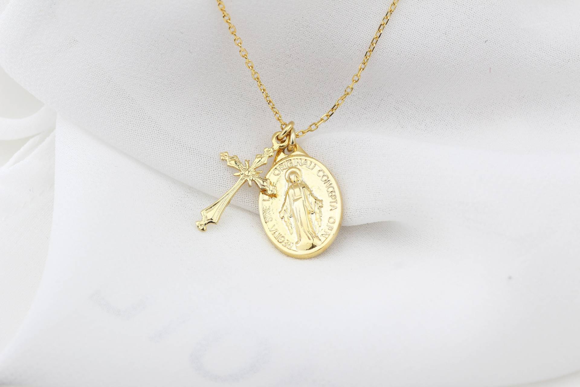 Jungfrau Maria Und Jesus Halskette Silberne Goldene Christliche Zierliche Kreuz Zarte Sterling von GlorriaSense