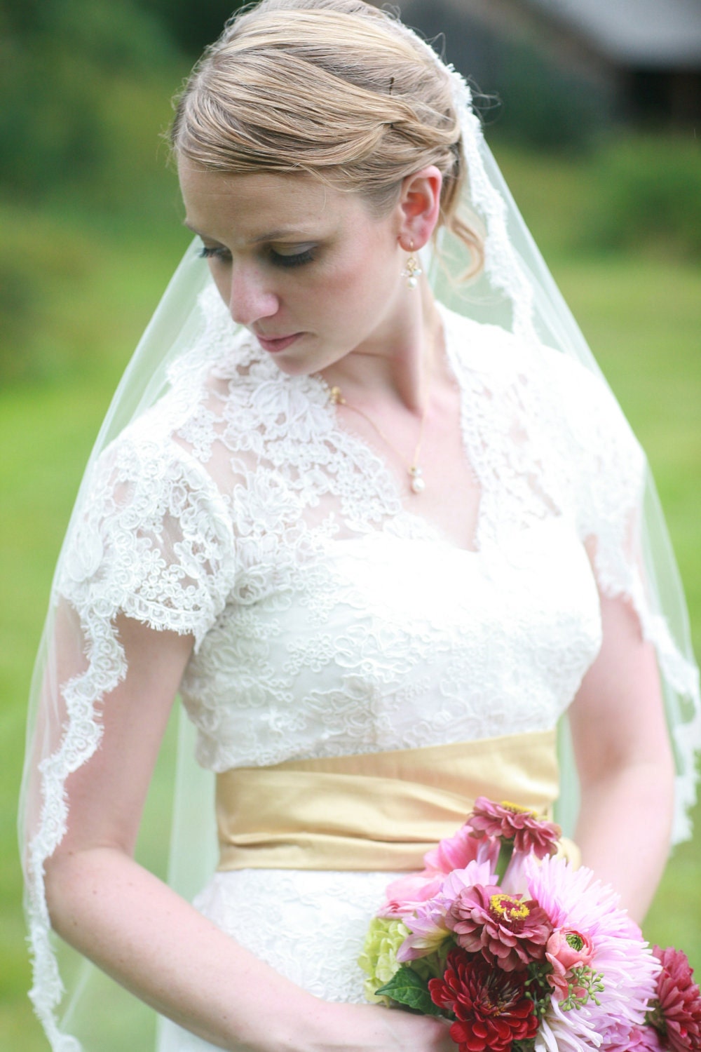 Lace Wedding Jacket - Kurze Oder Mit Kappe Bedeckte Ärmel von GlorybyJeannieLee