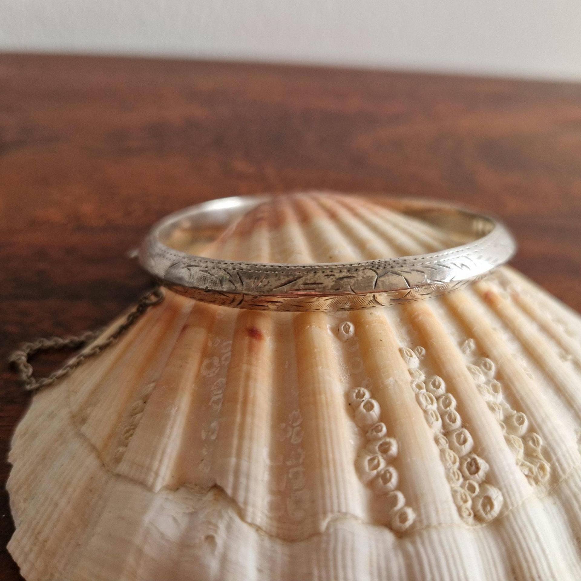 Vintage Silber Armreif 925 - Handgraviert, Boho Hippie Schmuck, Sterling Silver Bangle Retro Stil Vintage Silber Armreif 925 - Handgraviert, Boho Hippie Schmuck, Sterling Silver Bangle Retro Stil von GlossyVintagebyUla