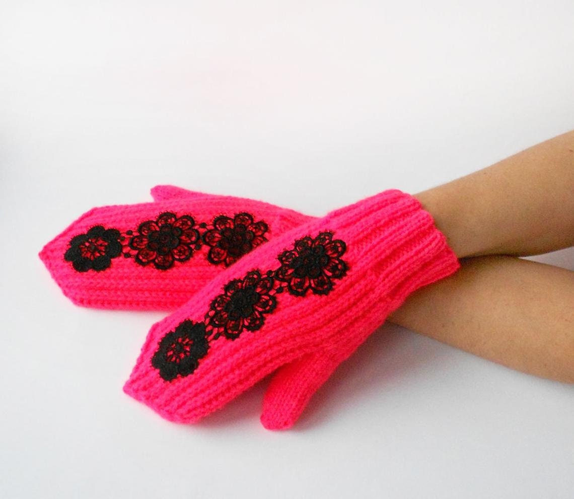 Leuchtend Orange Damen Handschuhe, Handgestrickte Bestickte Herbst Winter Warme Gestrickte Mädchen Handschuhe von GlovesAndMittens