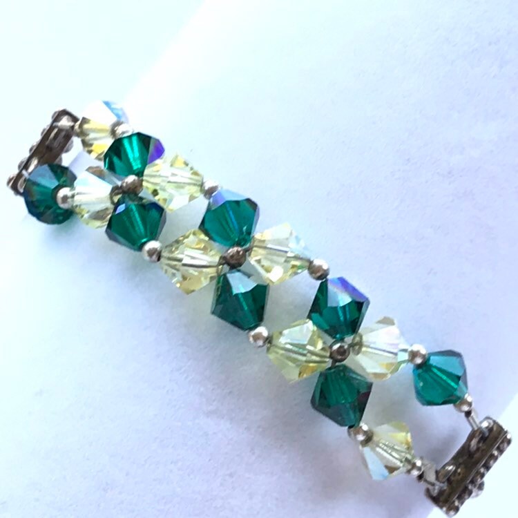 Grün & Gelb Glasperlen Armband - Silberfarbener Verschluss 18cm von GlowingEmpire