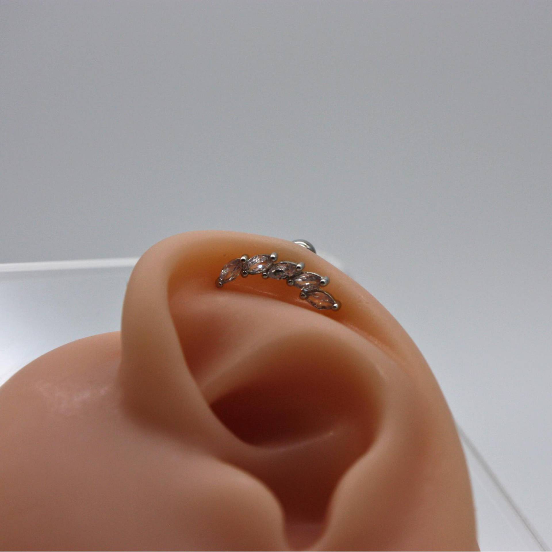 Ohrpiercing Blatt Design - Chirurgenstahl 1, 2 Mm Stecker Glitzer Helix Tragus Conch 6 Länge Kugelverschluss 4 Piercing Damen von GlowingMood