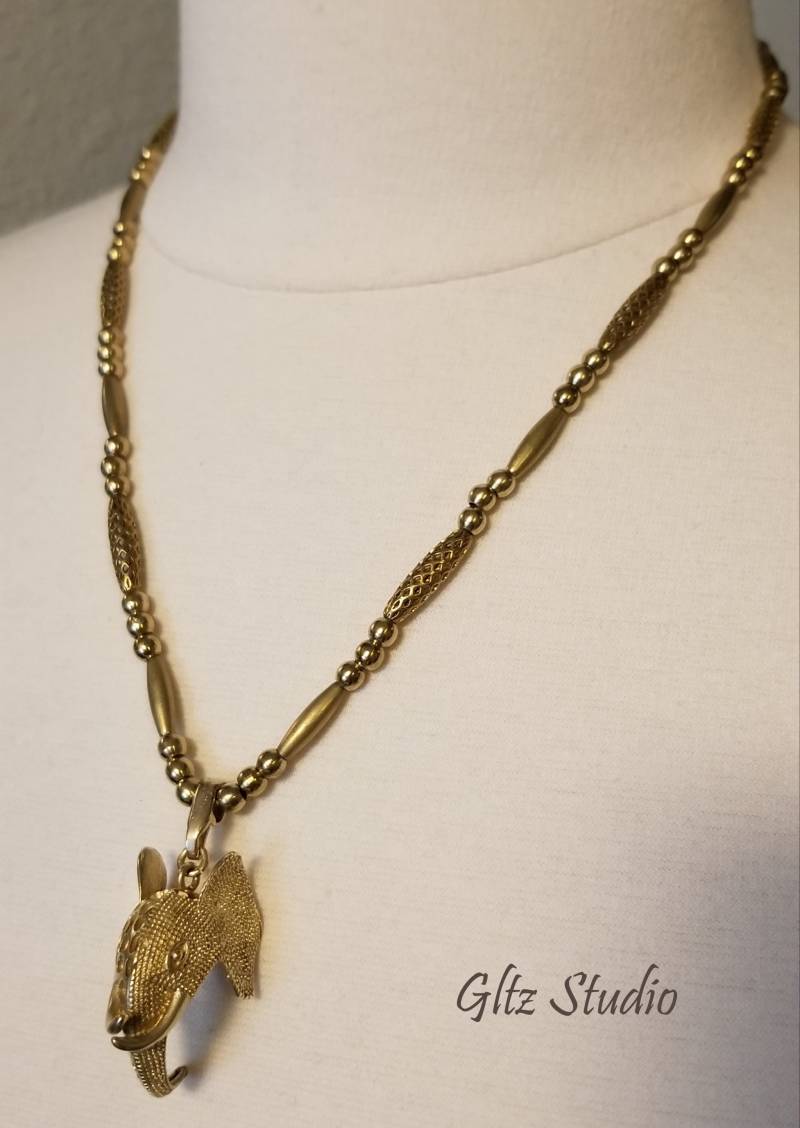 Messing Elefant Anhänger Halskette Filigrane Perlen, Artisan Bronze Halskette Messing Elefant Anhänger Halskette Filigrane Perlen, Artisan Bronze Halskette von GltzStudio