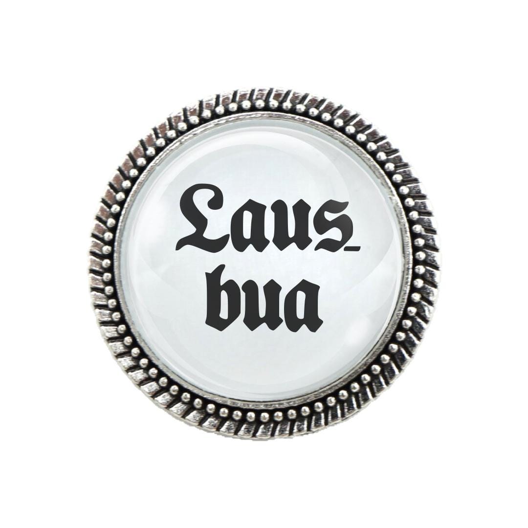 Gaudibrosche "'lausbua'' | Trachtenbrosche Wählbar in Silber, Bronze Und Mit Geschenk-Etui Trachten Accessoire Anstecknadel von GlubbalDE