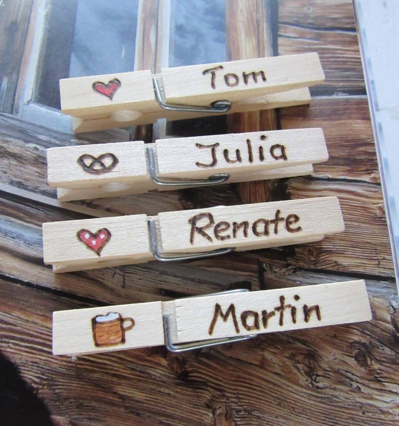 Glubberl Mit Namen Oder Text - Personalisiert Gravur Brandmalerei Holzklammer Namensklammer Wäscheklammer Glubberl Mit Namen Oder Text - Personalisiert Gravur Brandmalerei Holzklammer Namensklammer Wäscheklammer von GlubberlResel