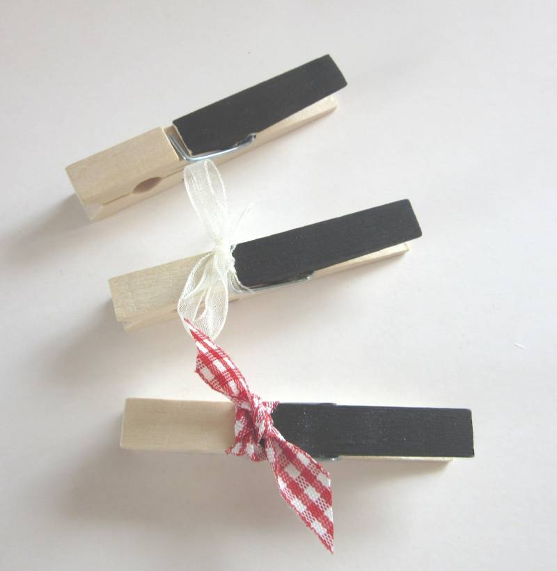 Holzklammer Mit Tafelfarbe - Zum Selbstbeschriften 7, 2 cm Lang Tischdeko Geschenkanhänger Hochzeit Party Fest Firmenfeier Holzklammer Mit Tafelfarbe - Zum Selbstbeschriften 7, 2 cm Lang Tischdeko Geschenkanhänger Hochzeit Party Fest Firmenfeier von GlubberlResel