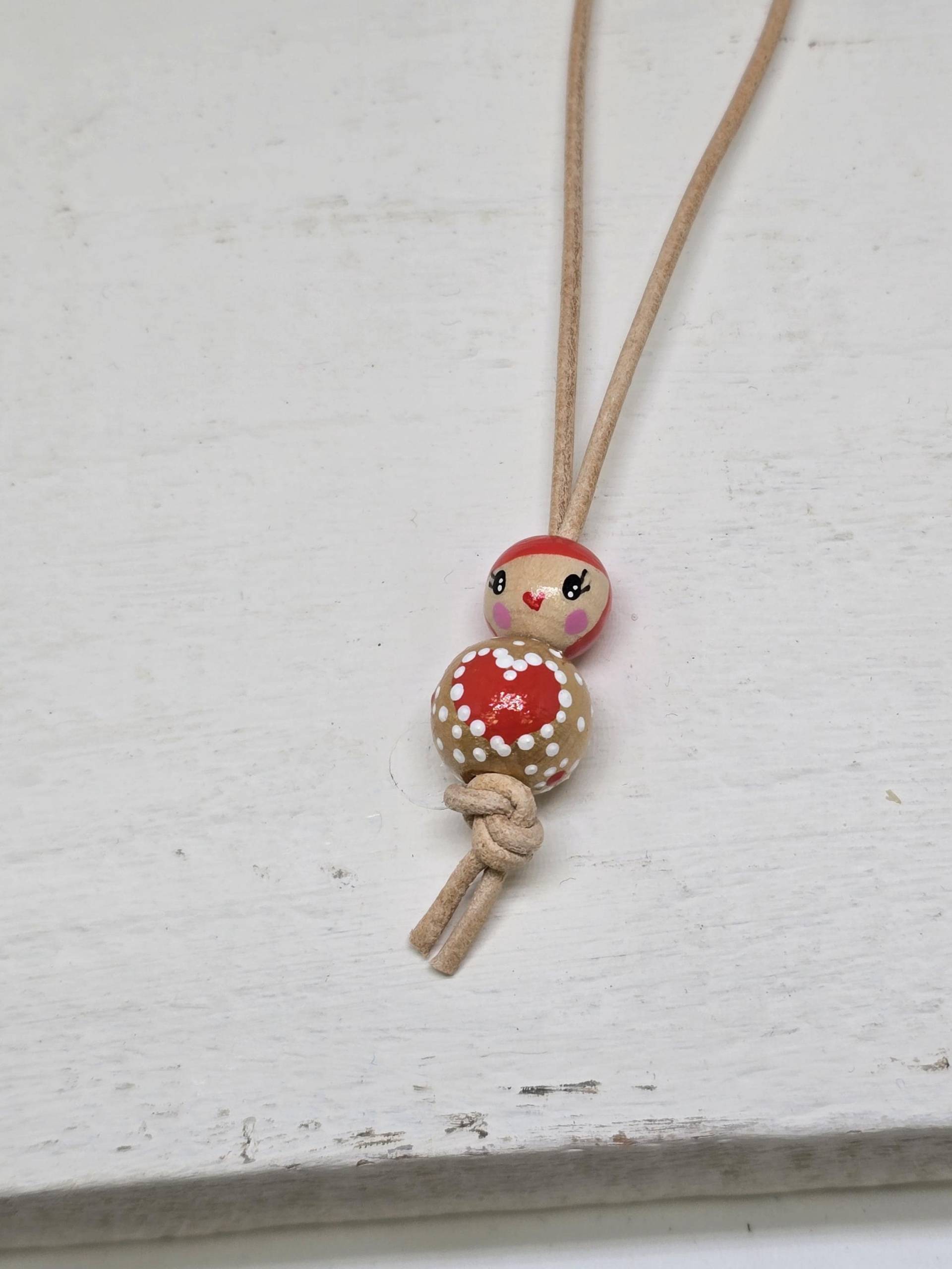 Kleiner Anhänger "Theodora" Handbemalt Aus Holzkugeln, Einzigartiges Glückspüppchen Für Versch. Anlässe Kleiner Anhänger "Theodora" Handbemalt Aus Holzkugeln, Einzigartiges Glückspüppchen Für Versch. Anlässe von GlueckWerkstatt