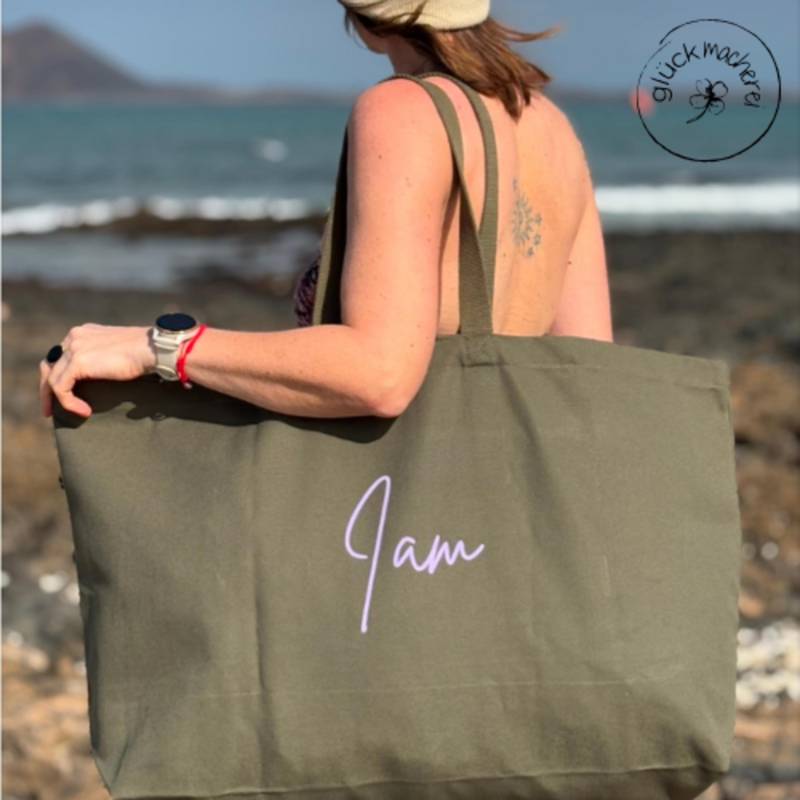 xxl Oversized Canvas Shopper - Oder Strandtasche I Am Mantra Print in Flieder Auf Khaki Grün Neonprint / von Glueckmacherei