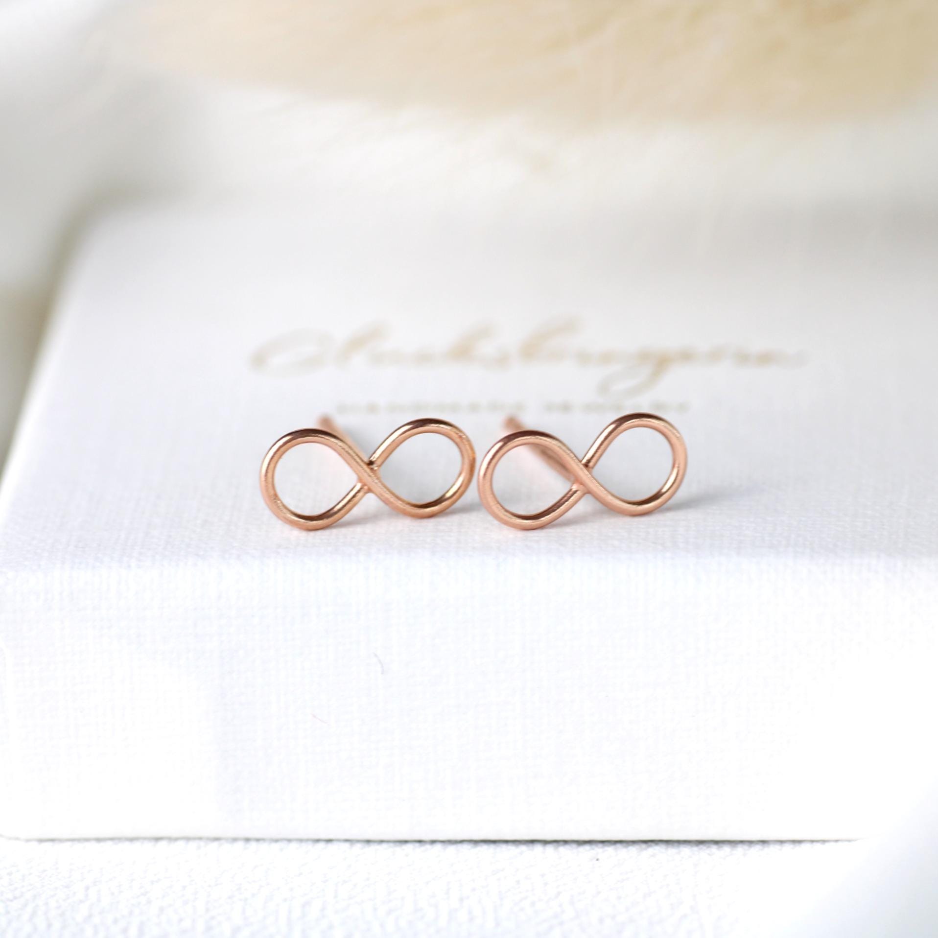 Ohrringe Infinity Rosévergoldet. 925 Sterling Silber Ohrstecker Minimalistisch. Geschenk Für Sie. Weihnachtsgeschenk von GluecksbringerinShop