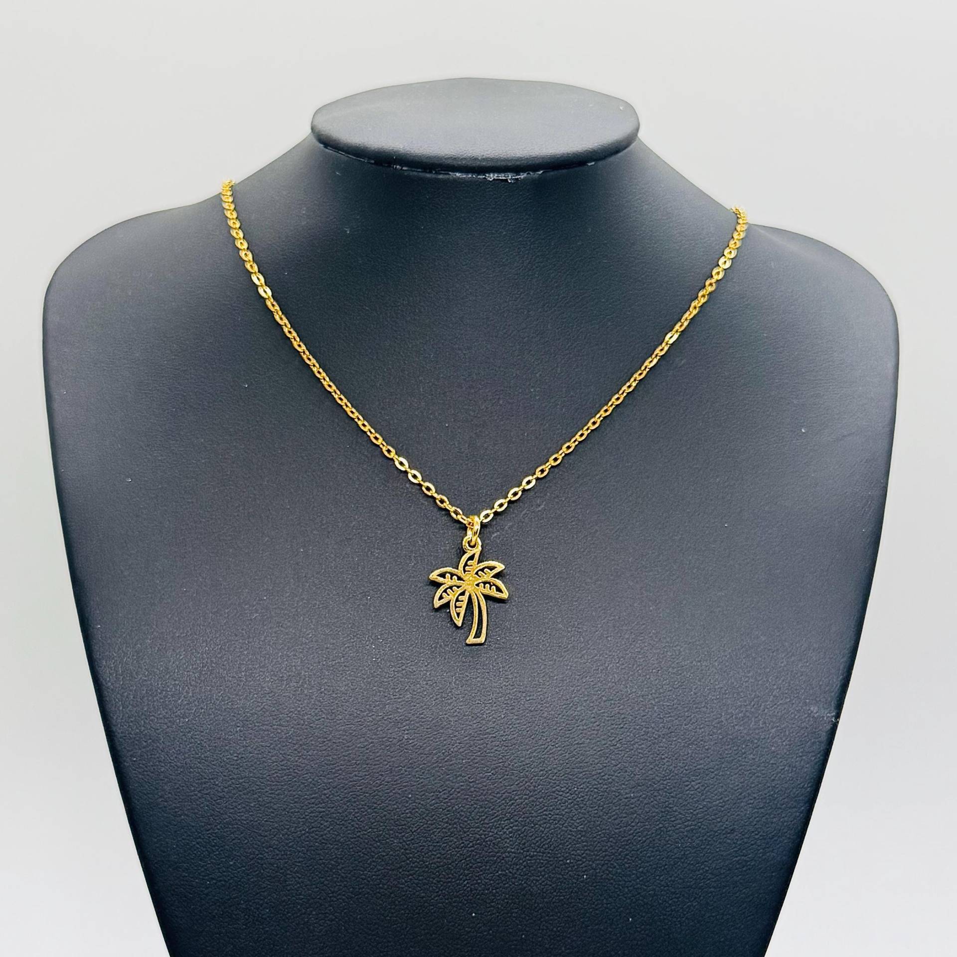 Goldene Halskette Aus Edelstahl Mit Palme - Kette 40 cm Anhänger Damenkette Geschenk Für Frauen U. Mädchen Goldene Halskette Aus Edelstahl Mit Palme - Kette 40 cm Anhänger Damenkette Geschenk Für Frauen U. Mädchen von GluecksengeI