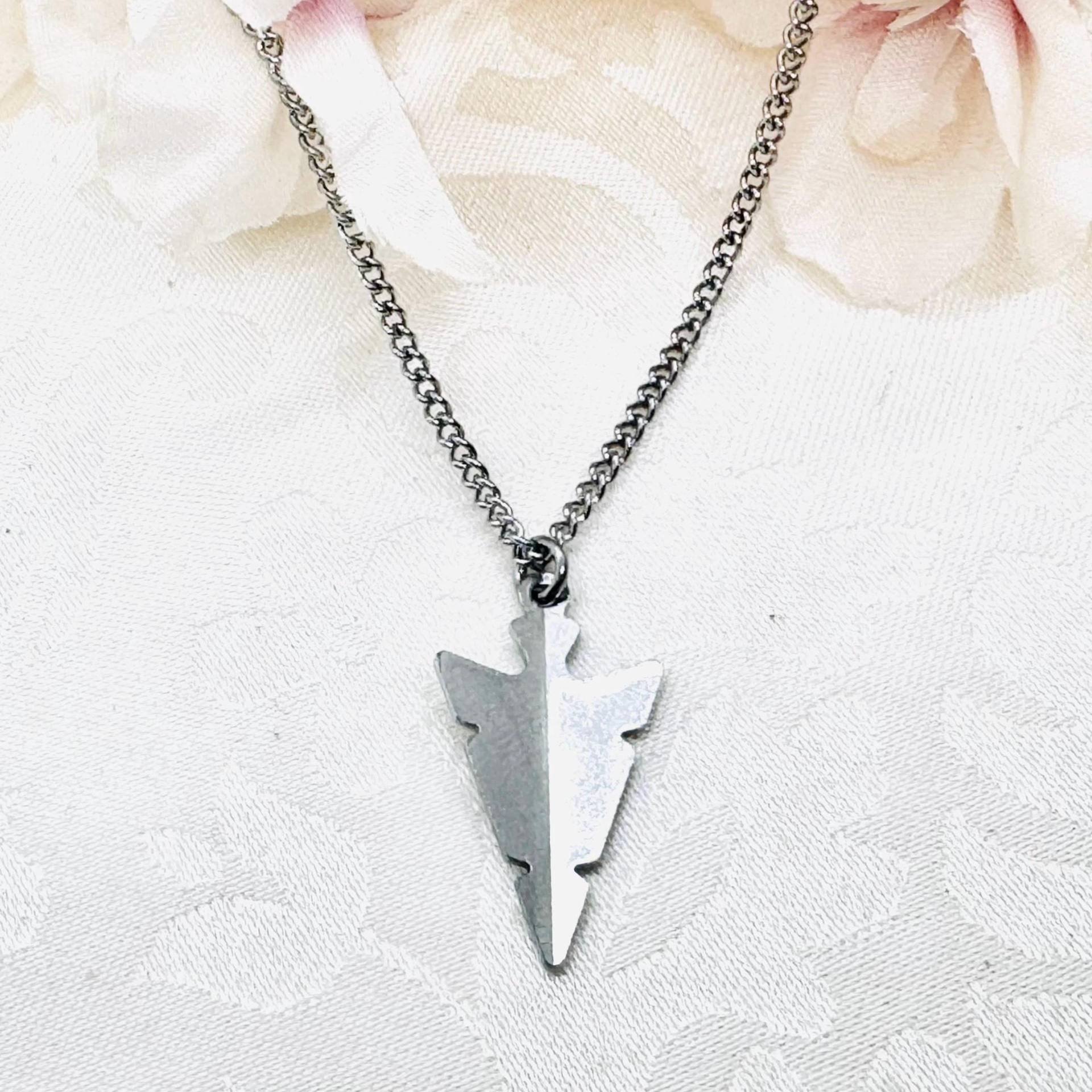 Halskette Silber Aus Edelstahl Mit Pfeil - Kette Anhänger Wasserfest Herren Damenkette von GluecksengeI