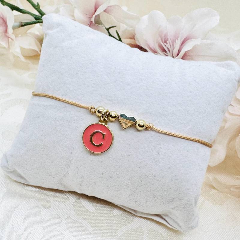 Personalisiertes Makramee Armband Mit Initial Anhänger Orange Und Goldenem Herz - Buchstaben Freundschaftsarmband Geschenk Für Sie von GluecksengeI