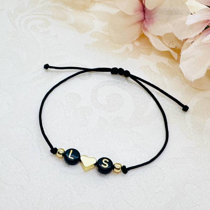 Personalisiertes Makramee Armband Schwarz Gold Mit Messing Herz - Buchstaben Freundschaftsarmband von GluecksengeI