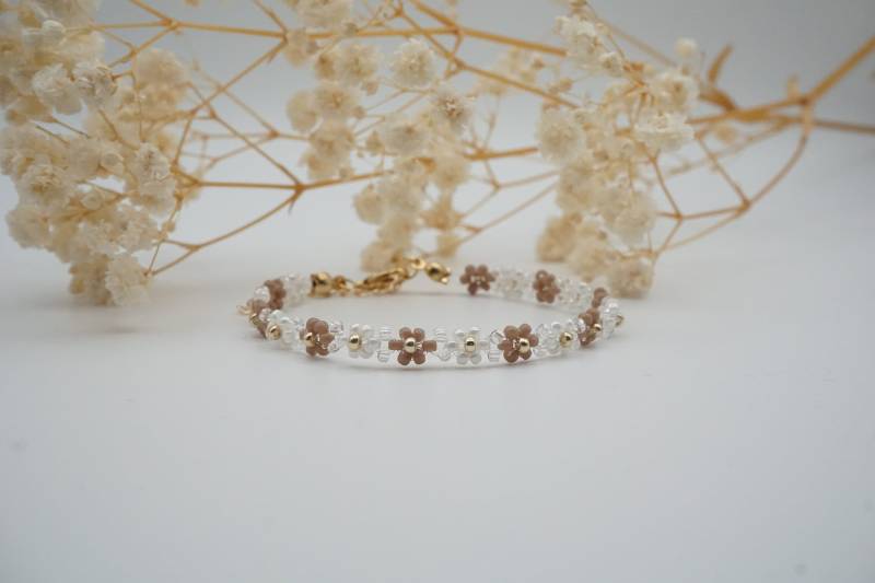 Perlenarmband Blume Miyukiperlen Braun-Weiß von GluecksfundDesigns