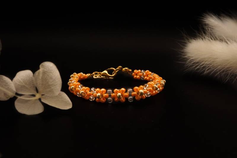 Perlenarmband Blume Miyukiperlen Orange von GluecksfundDesigns