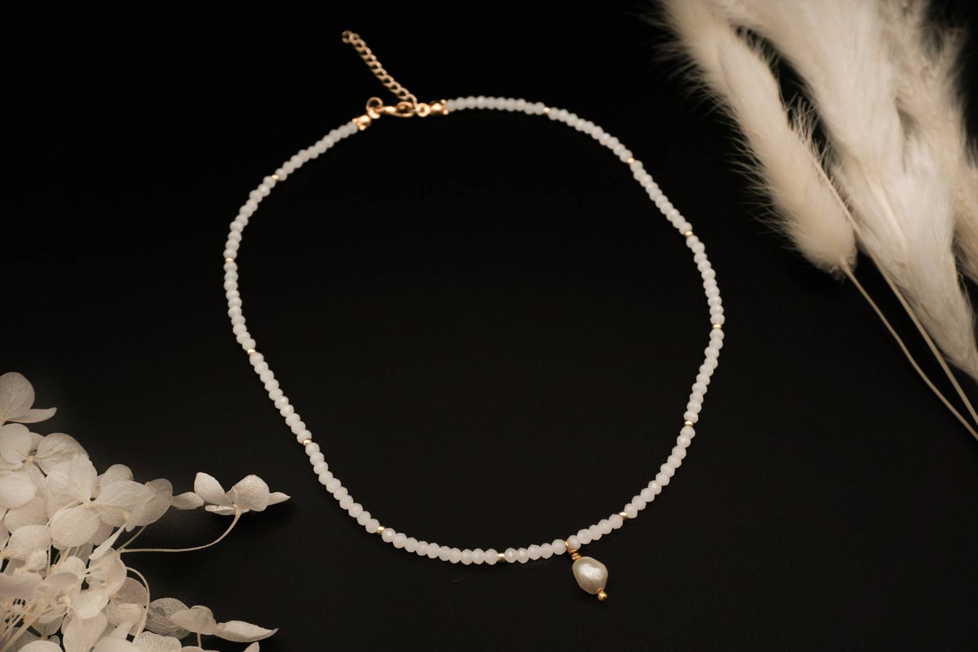 Perlenkette Mit Anhänger Perlenkette Mit Anhänger von GluecksfundDesigns
