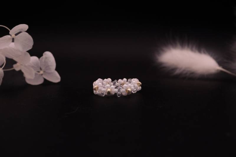 Perlenring Blume Miyukiperlen Weiß von GluecksfundDesigns