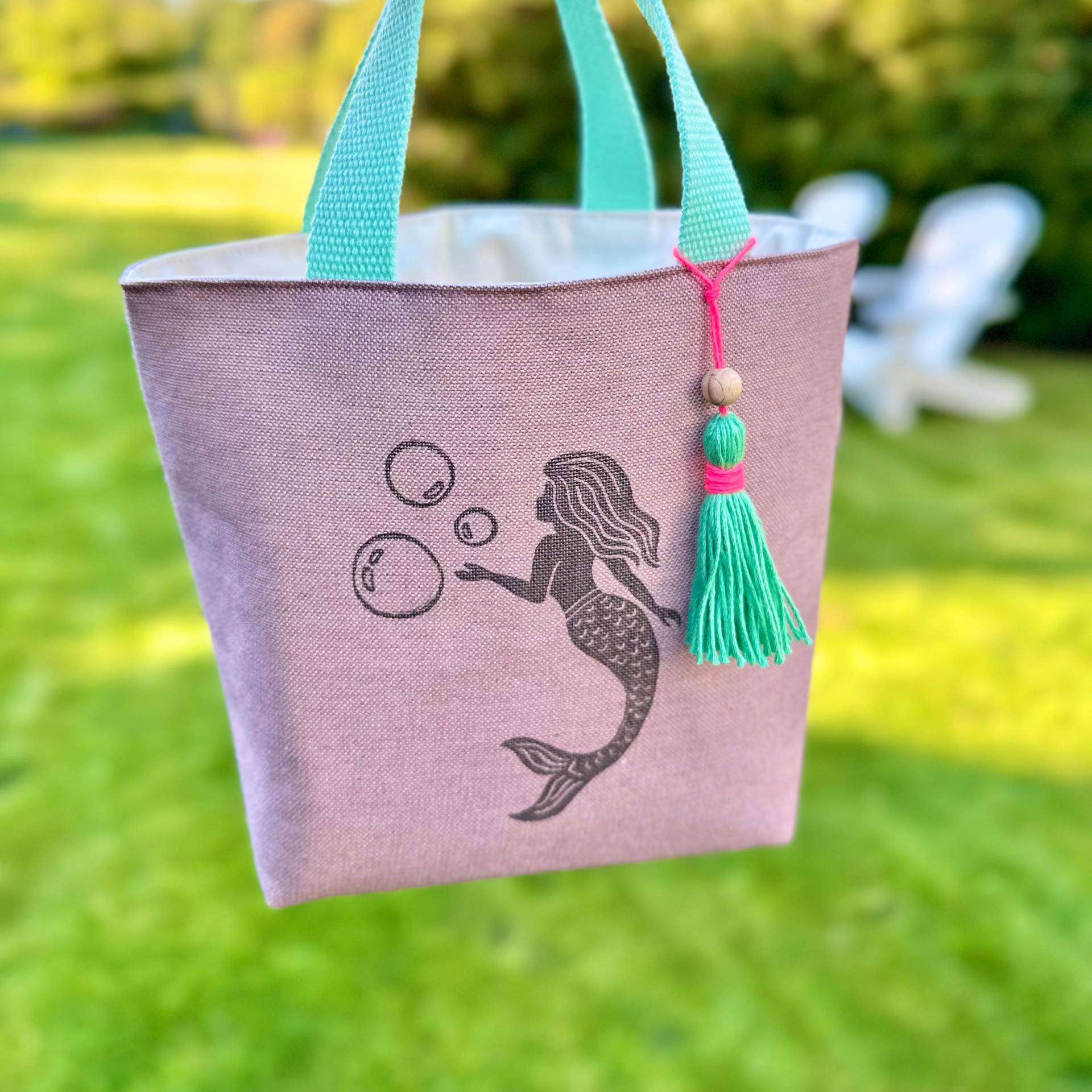 Kleine Handbedruckte Kindertasche - Linoldruck "Meerjungfrau' Kleine Handbedruckte Kindertasche - Linoldruck "Meerjungfrau' von Gluecksspatz