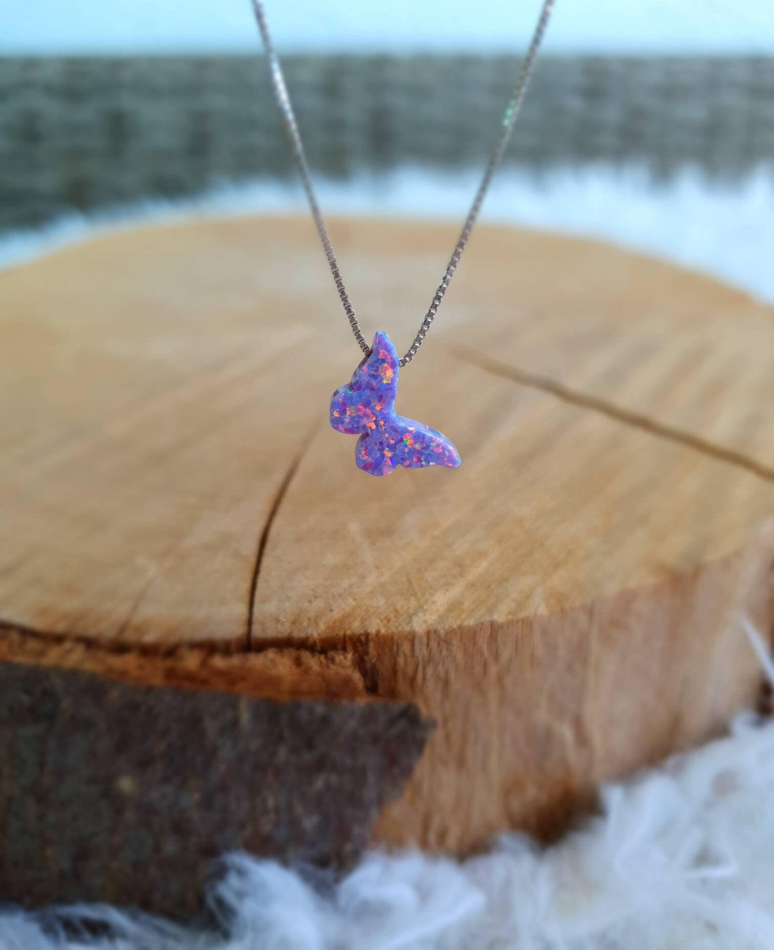Silberkette Mit Opal-Anhänger in Schmetterlingsform | Geschenkidee Filigraner Schmuck 925 Sterling Silber Butterfly Silberkette Mit Opal-Anhänger in Schmetterlingsform | Geschenkidee Filigraner Schmuck 925 Sterling Silber Butterfly von GluehwuermchenDE