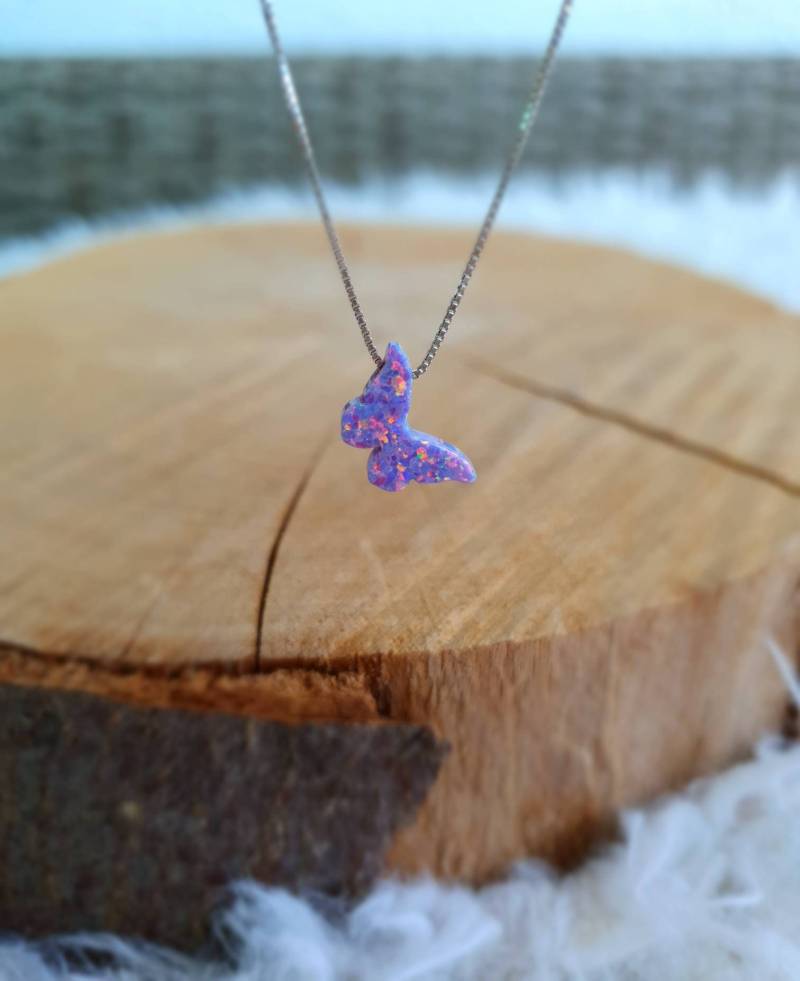 Silberkette Mit Opal-Anhänger in Schmetterlingsform | Geschenkidee Filigraner Schmuck 925 Sterling Silber Butterfly Silberkette Mit Opal-Anhänger in Schmetterlingsform | Geschenkidee Filigraner Schmuck 925 Sterling Silber Butterfly von GluehwuermchenDE