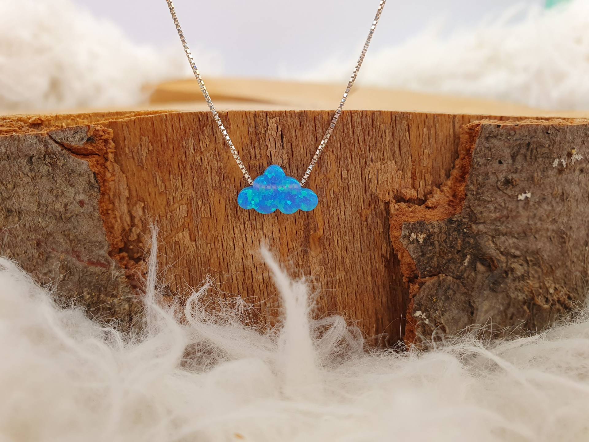 Silberkette Mit Opal-Anhänger in Wolkenform | Geschenkidee Filigraner Schmuck 925 Sterling Silber Silberkette Mit Opal-Anhänger in Wolkenform | Geschenkidee Filigraner Schmuck 925 Sterling Silber von GluehwuermchenDE