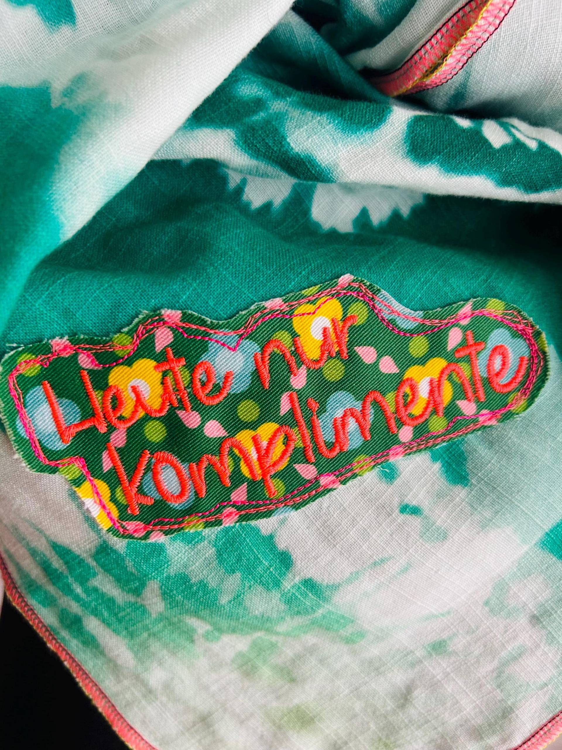 Musselintuch Xxl Musselinschal Geün Batik Neon Musselintuch Xxl Musselinschal Geün Batik Neon von GluexMADAM