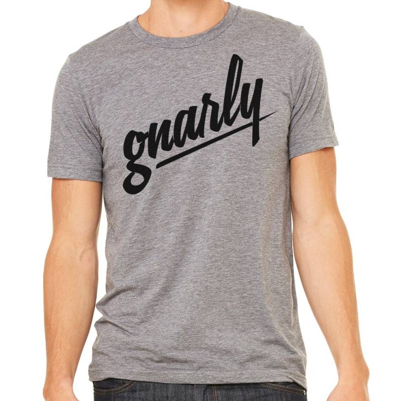 Herren Tri-Mix-Shirt Mit Gnarly-Logo Herren Tri-Mix-Shirt Mit Gnarly-Logo von GnarlyTshirts