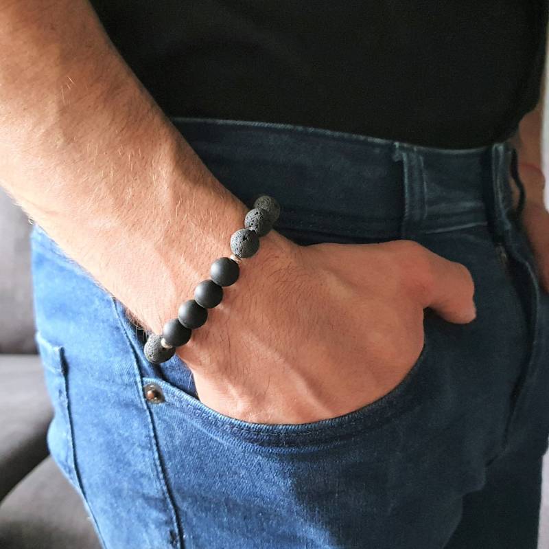 Herren Armband Lavastein Handgemachter Schmuck Für Männer Geschenk Ihn Natürliche Schwarze Edelstein Perlen Vulkan Armband von Gnatus