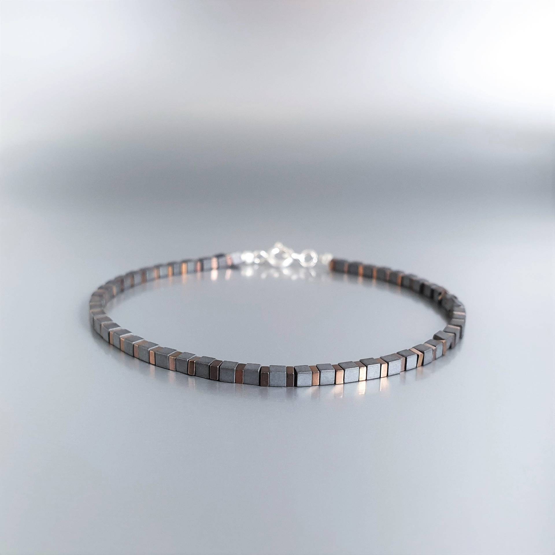 Herren Armband Matt Hämatit Edelstein, Handgemachter Schmuck Für Männer, Naturstein Armbänder Einzigartige Geschenke Geschenk Ihn von Gnatus