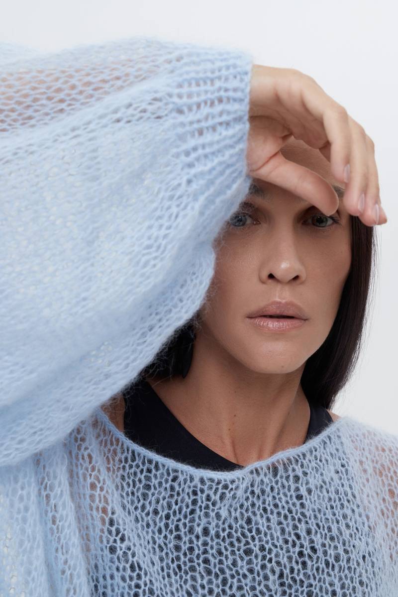 Trendige Oversized Mohair Strickpullover Damen Blauer Pullover Für Frühlingsgarderobe von GnizdoLinen