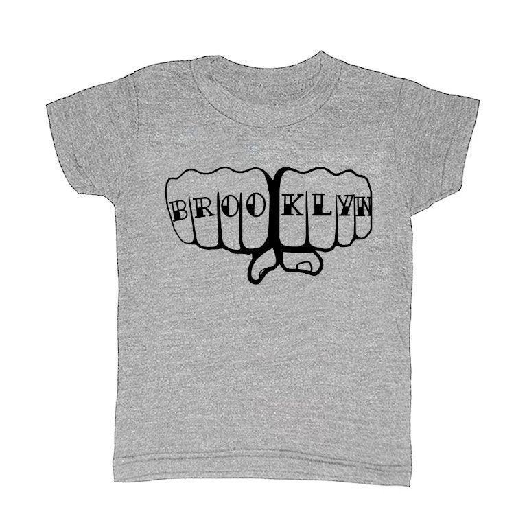 Kids Bk Fists Tattoo - Tshirt Super Cool Hipster Junge Mädchen Jugend Kleinkind Kinder Schwarz Grau T-Shirt Knöchel Fäuste Tough Kid von GnomEnterprises