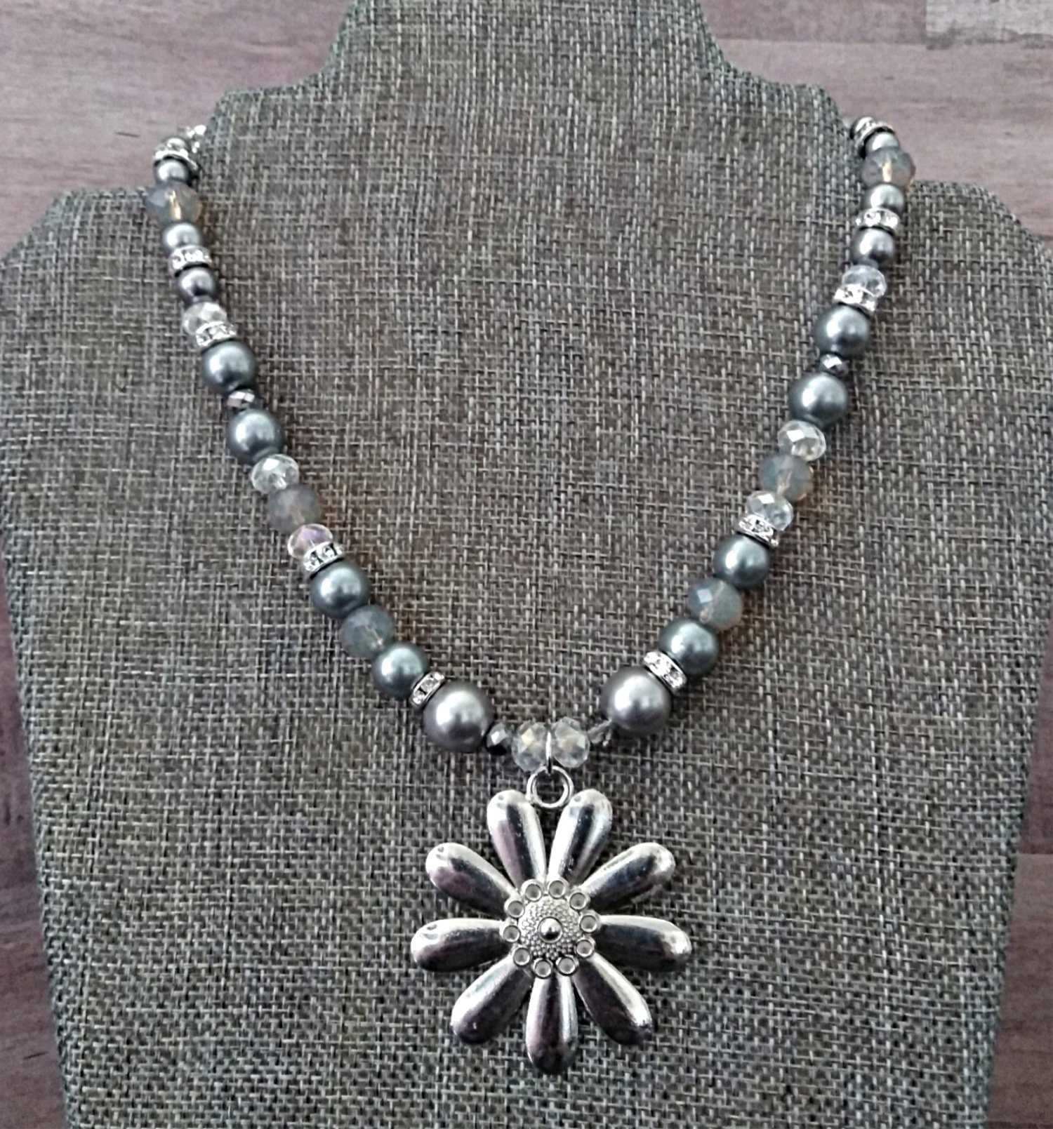 Gänseblümchen Perlenkette Gänseblümchen Perlenkette von GnosisCraftsandGifts