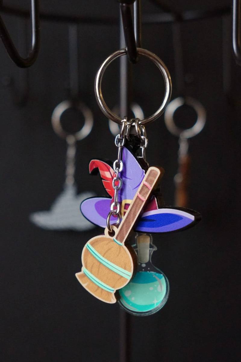 Thrice Charmed - Hexen Charms Acryl Und Holz Schlüsselanhänger 3Er Set Thrice Charmed - Hexen Charms Acryl Und Holz Schlüsselanhänger 3Er Set von Gnuchi