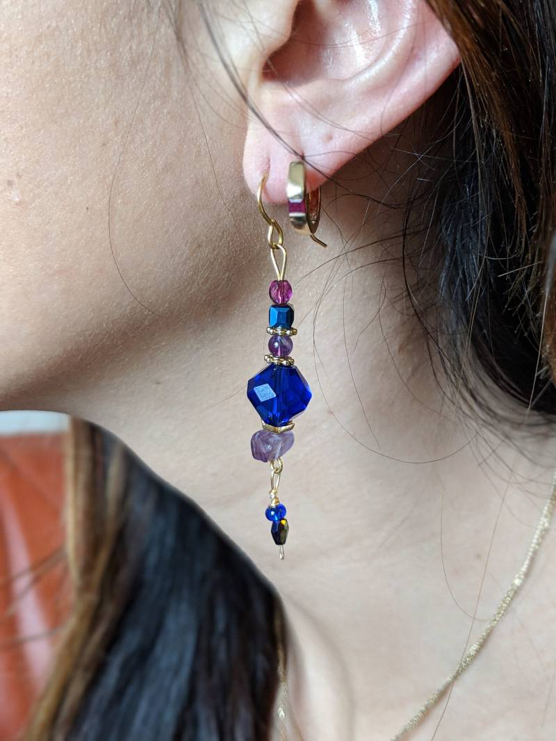 Amethyst Ohrringe Mit Königsblau Und Magenta Perlen Amethyst Ohrringe Mit Königsblau Und Magenta Perlen von GoForTheBoldBoutique