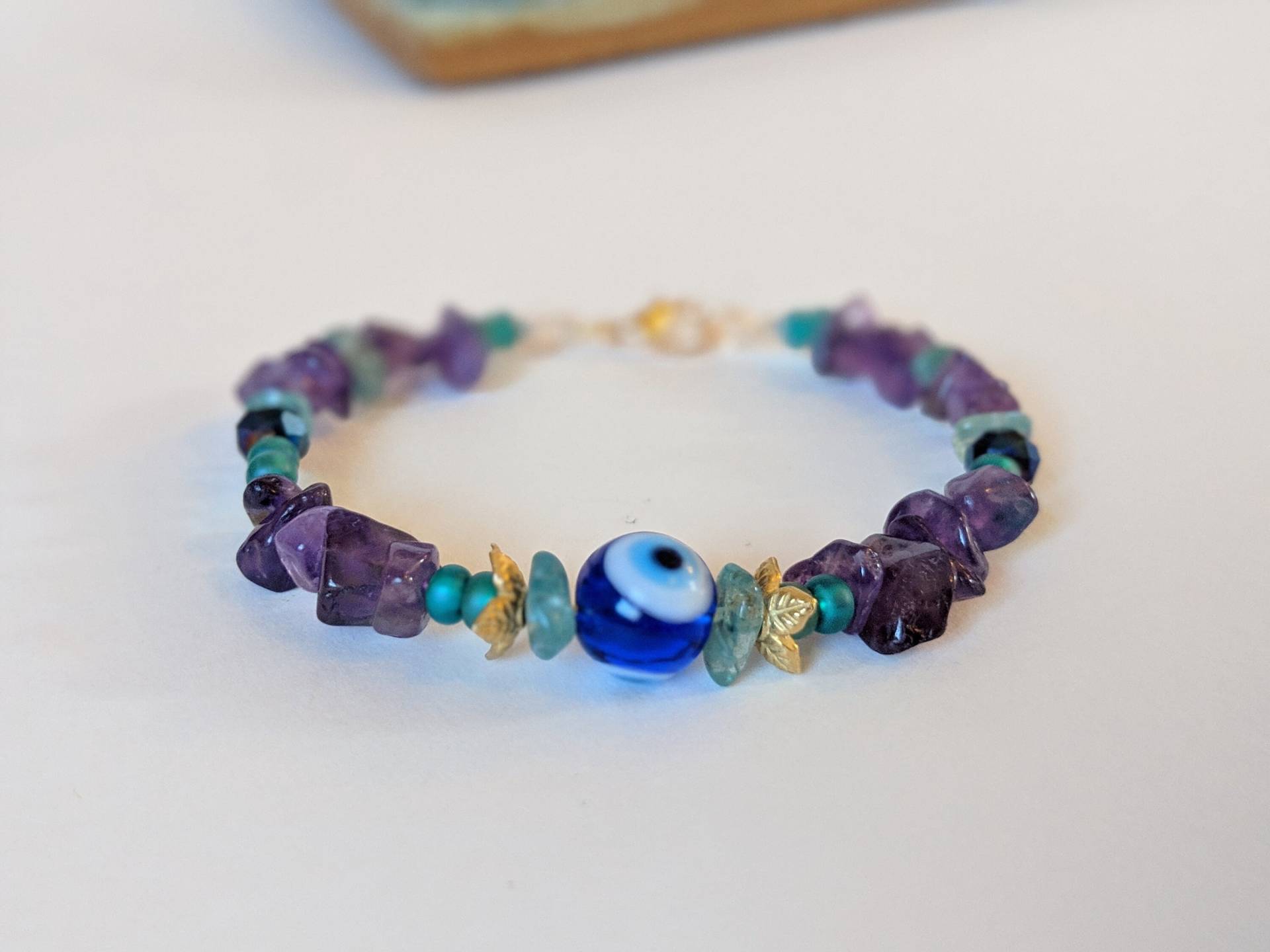 Böses Auge Amethyst Und Kyanit Perlen Armband von GoForTheBoldBoutique