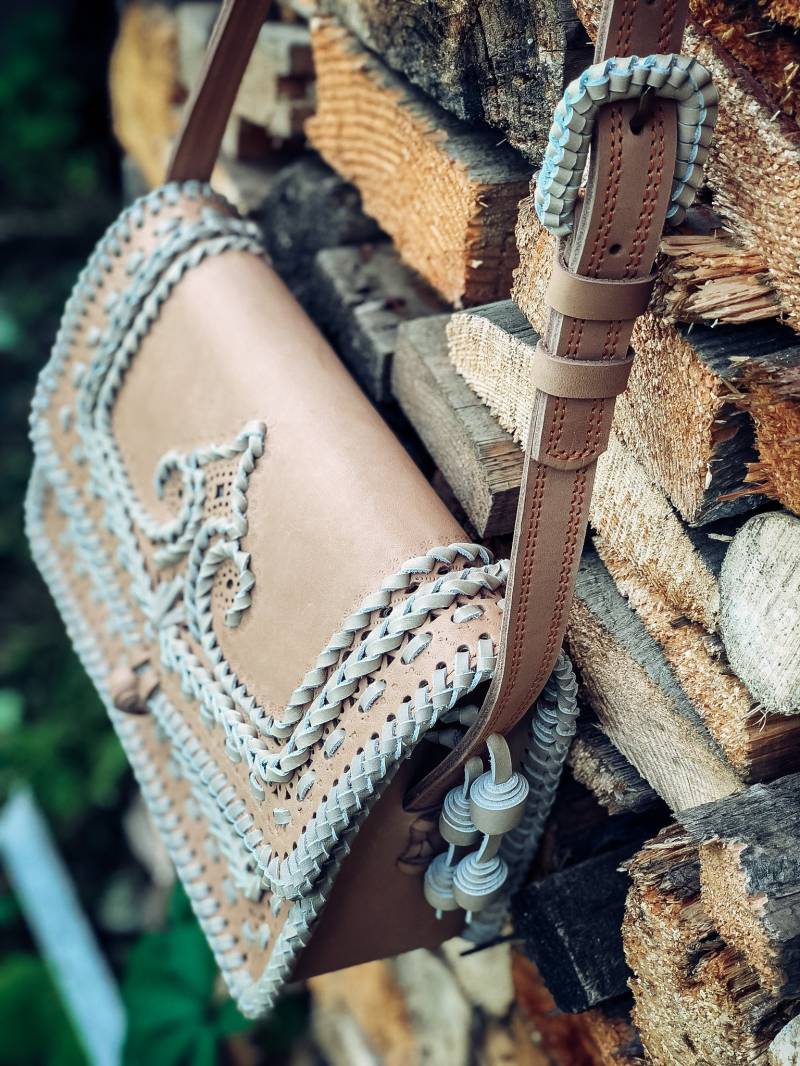 Beige Leder Umhängetasche - Crossbody Tasche Ethno Tasche Abend Handtasche Damen Designer von GoGodz